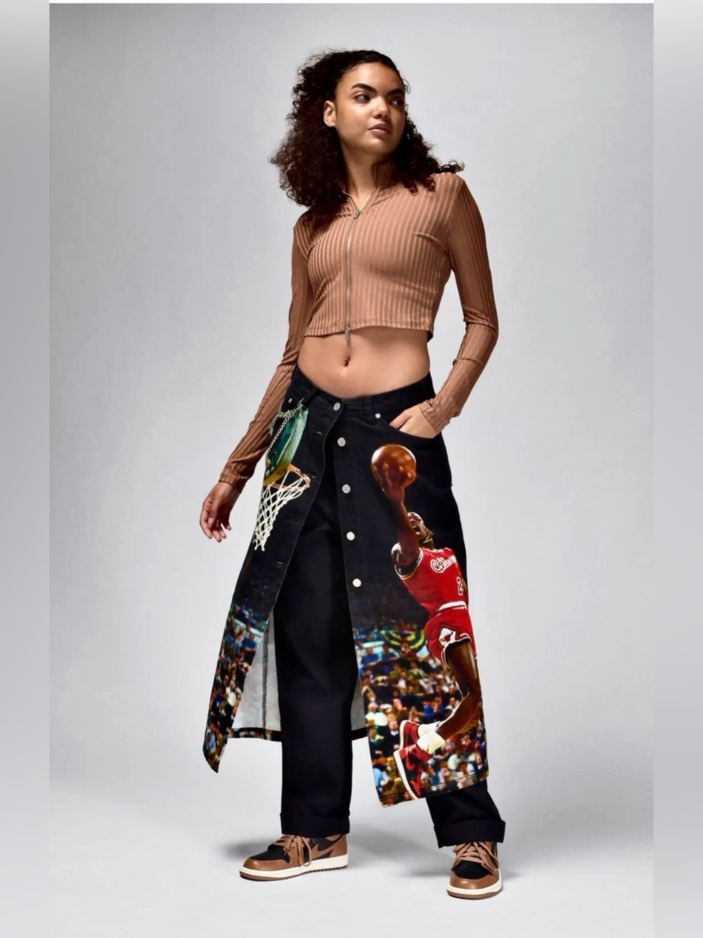 Jordan Black Graphic A-Line Skirt with Red Basketball Print stone washed - Picture 2 of 11